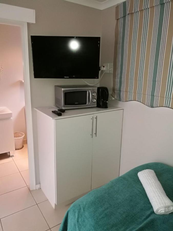 8a Oyster Crescent * Durban