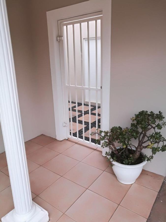 Apartment 8a Oyster Crescent