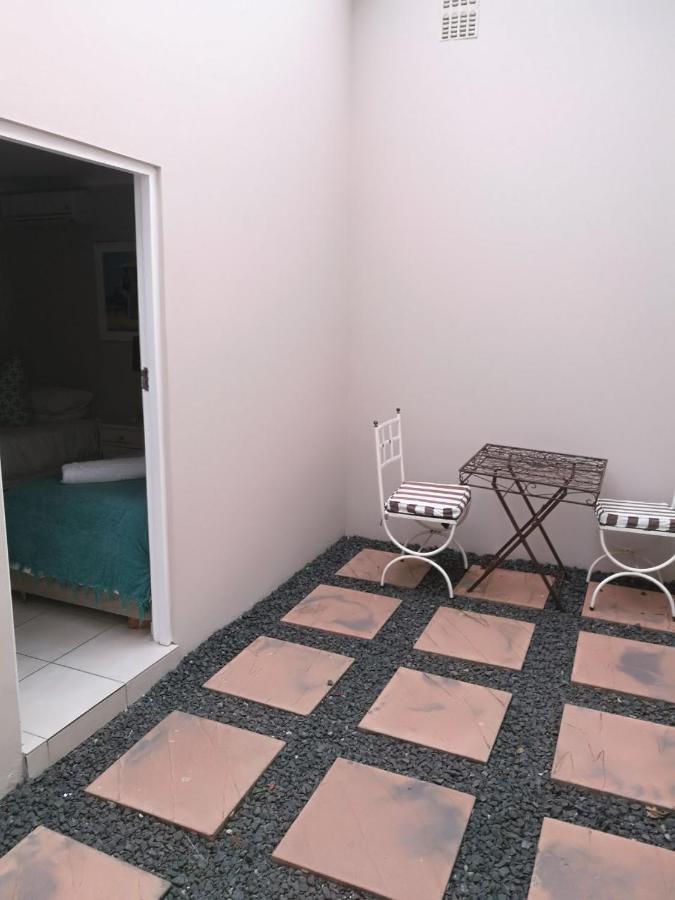 Apartment 8a Oyster Crescent *